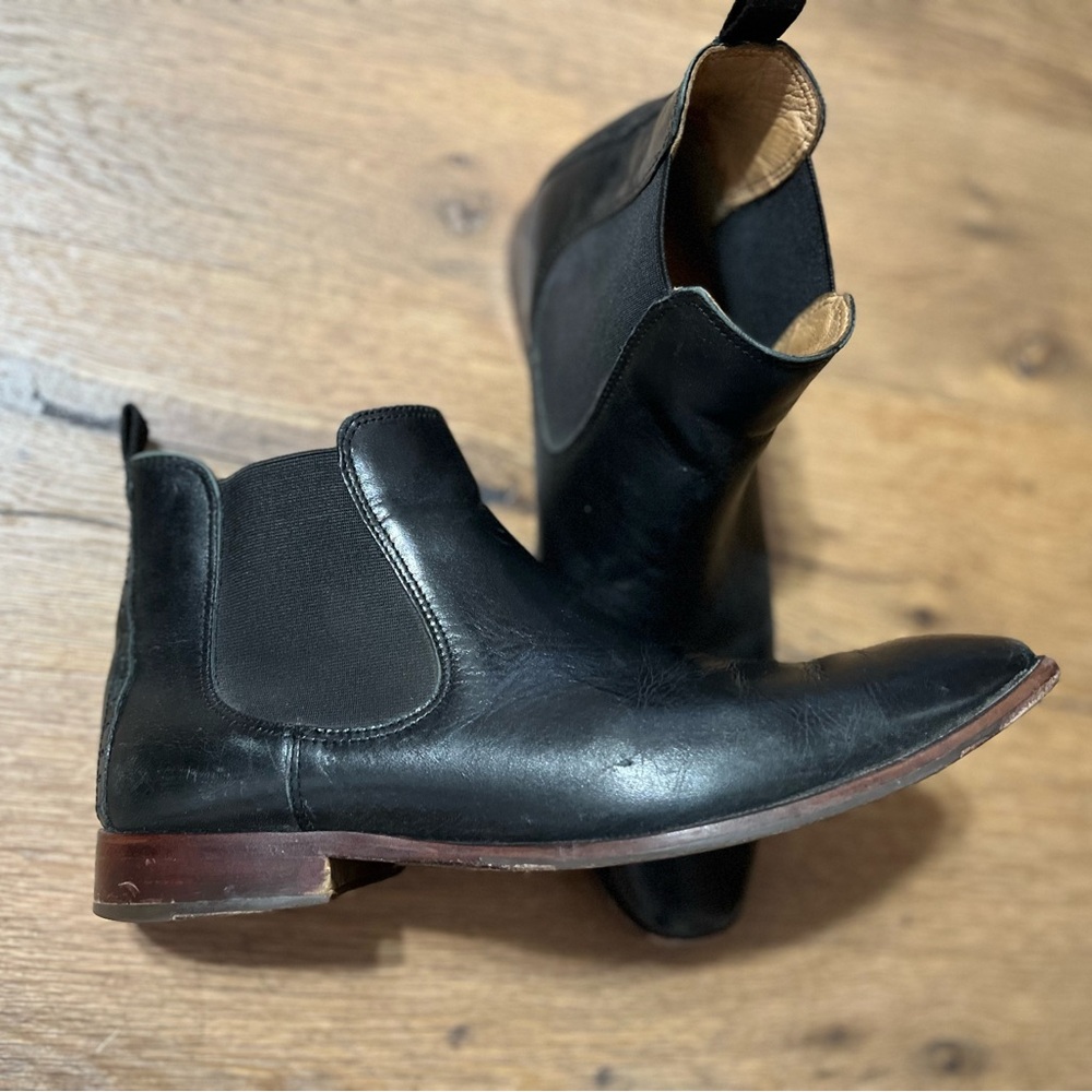 Men's Black Leather Chelsea Boots - Johnston & Murphy